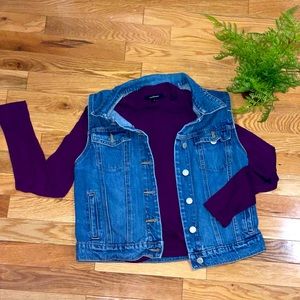 Jean jacket and tight,long-sleeved purple crop top